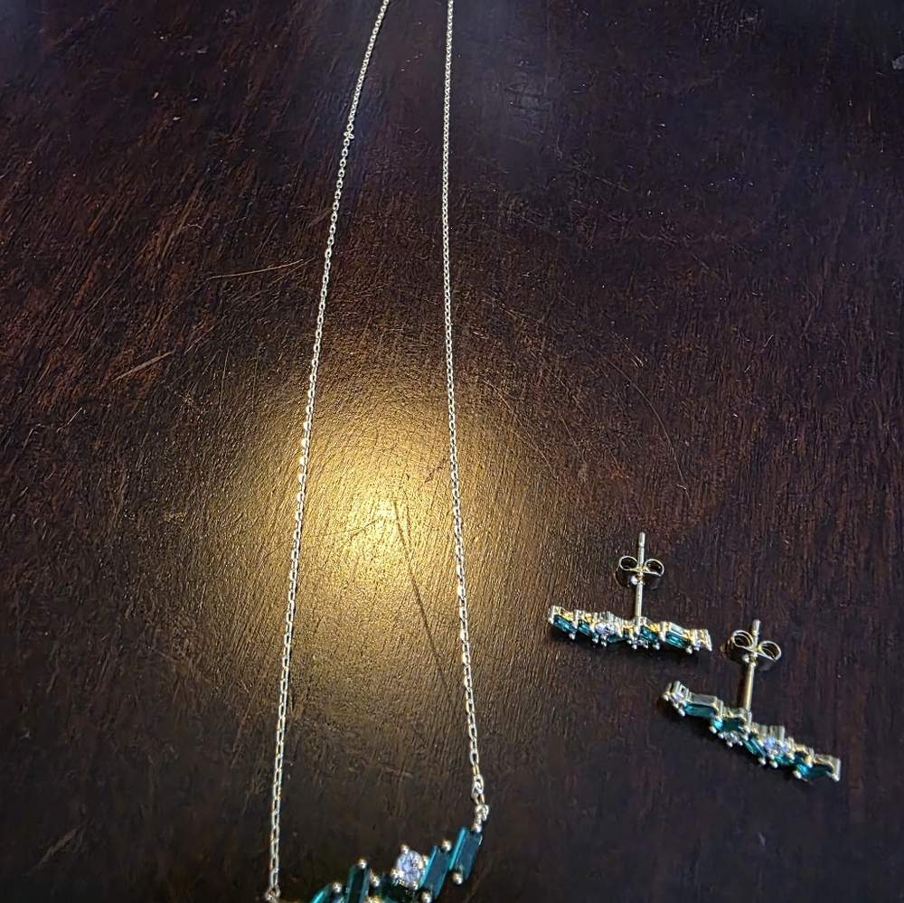 Adina EDEN Emerald GreenNecklace and Earring Set, 14K Gold Plated Brass - Picture 4 of 5